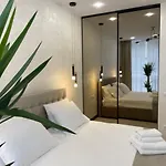 Vip Avalon