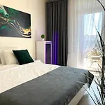 Vip Avalon Lägenhet Lviv